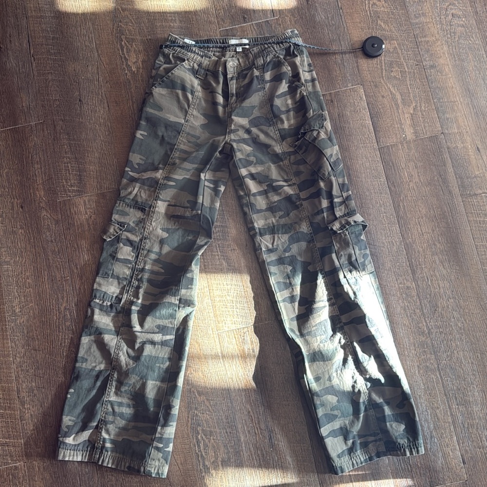 PacSun Camo Cargo Pants (XS) - Picture 9 of 12